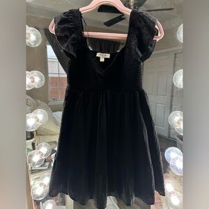Juniors black dress